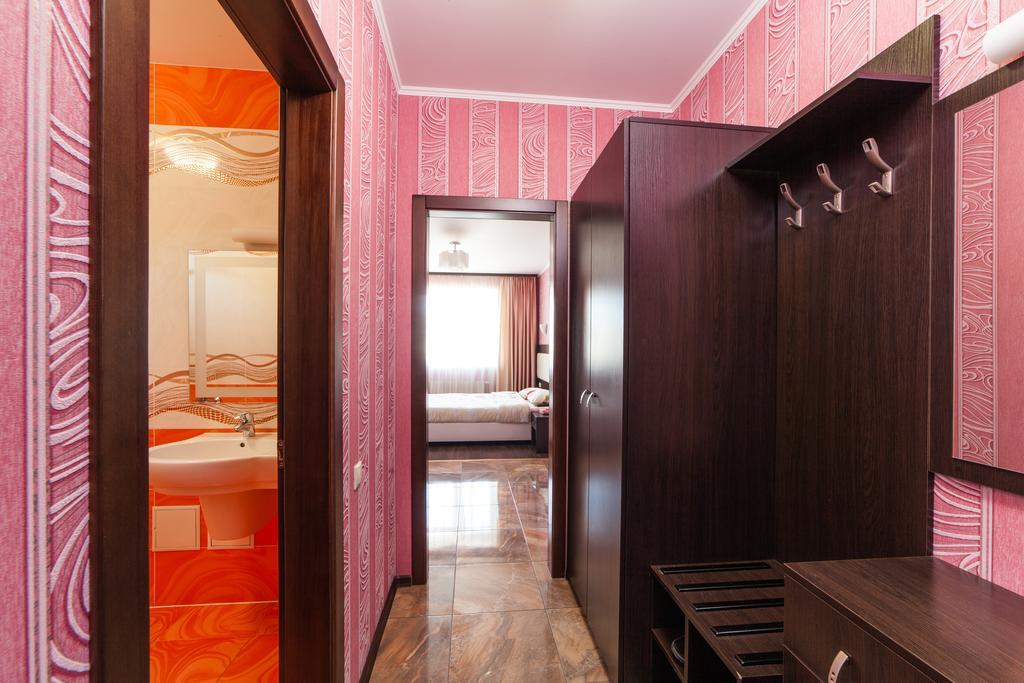 Home Comfort Livoberezhna Iec Kiev Kyiv Exterior foto