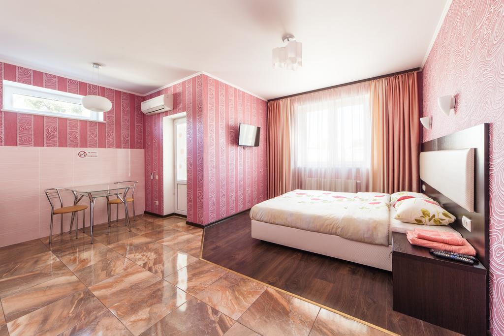 Home Comfort Livoberezhna Iec Kiev Kyiv Exterior foto