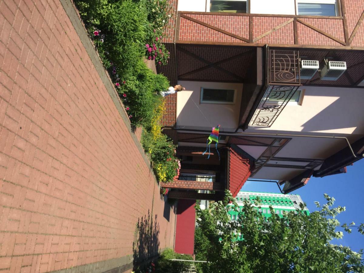 Home Comfort Livoberezhna Iec Kiev Kyiv Exterior foto